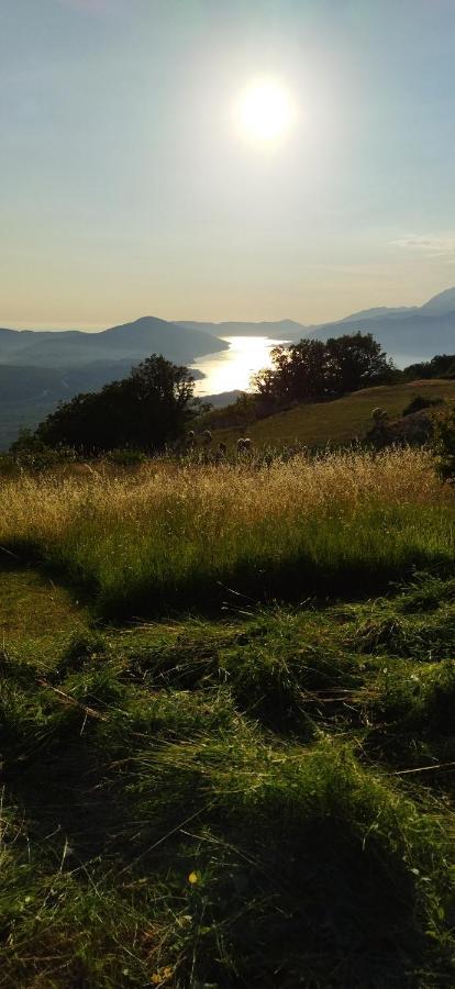 Vujas Village Pleasure Kotor Zewnętrze zdjęcie